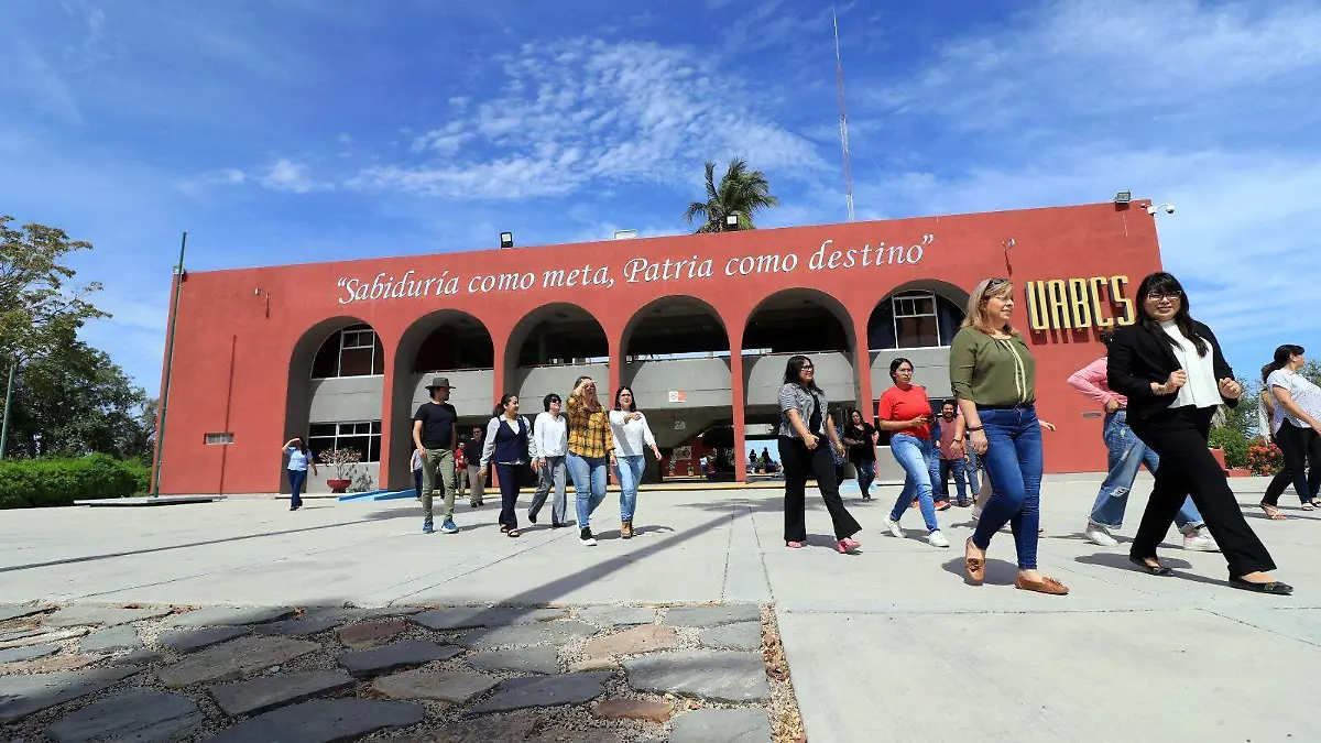 estudiantes UABCS universidad